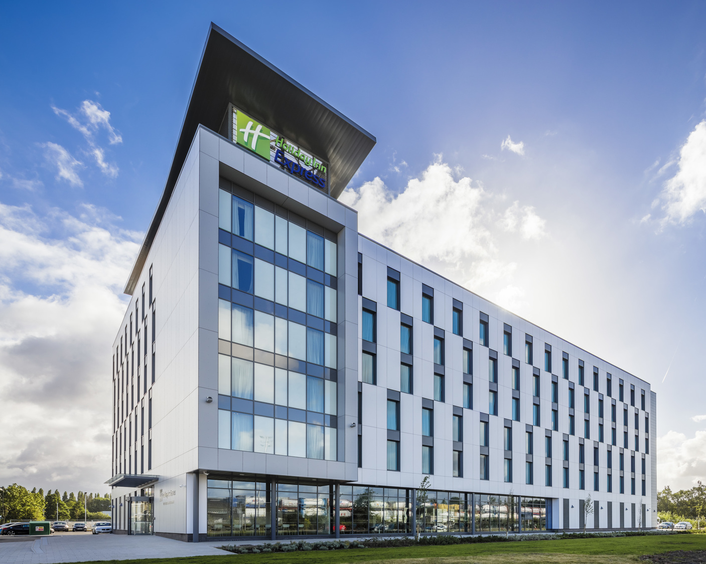Chapman Taylor Holiday Inn Express in Trafford City wins ‘Best…