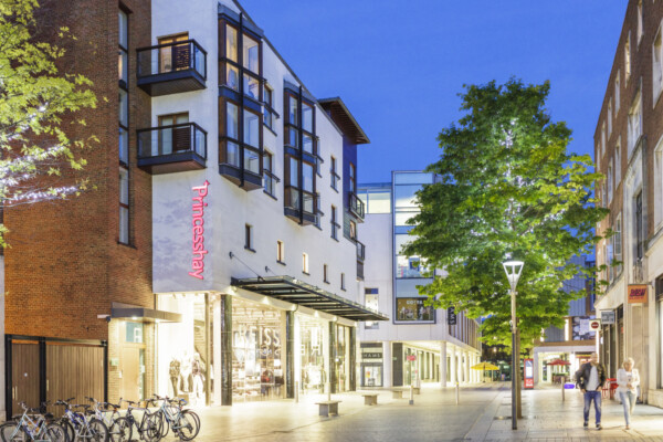 031 Pye Princesshay Exeter Uk N323