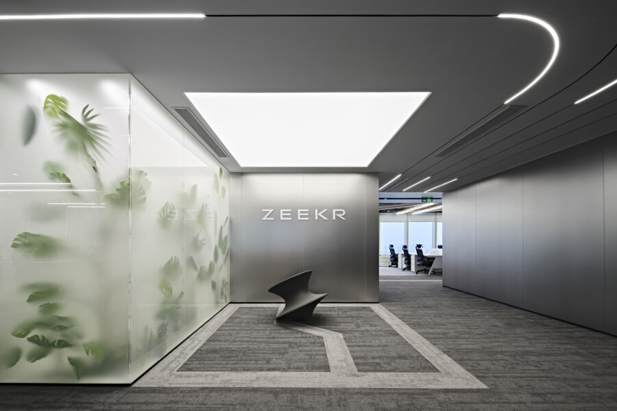 Zeekr 杭州望朝极氪总部办公室项目 Logo门厅3 Zen Glow1645 Custom
